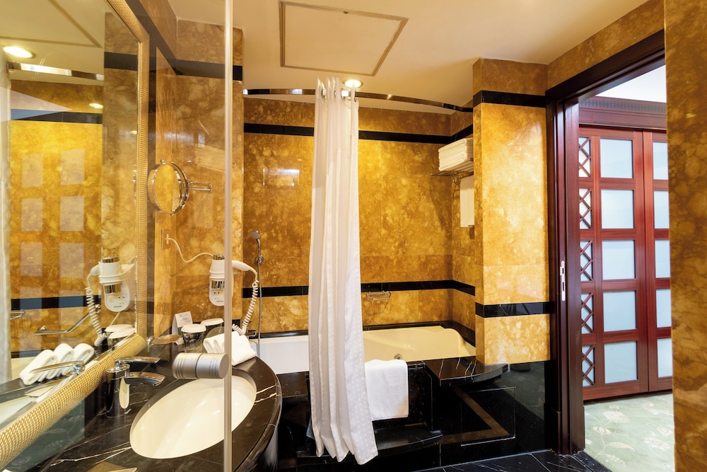 Suite, 1 Bedroom, Club Lounge Access - Photo 3