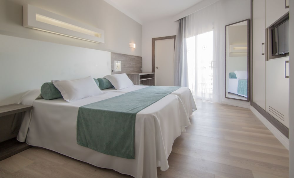Double Room, Balcony (2 adults + 1 child)