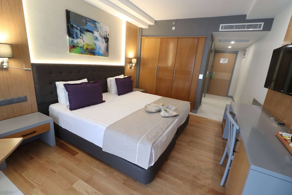 Deluxe Room, 1 Double Bed, Sea View - Photo 2