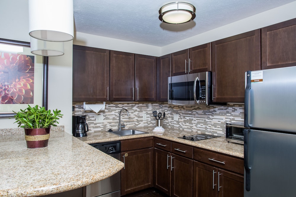 Suite, 1 Bedroom, Accessible, Kitchen (Mobility, Accessible Tub) - Photo 1