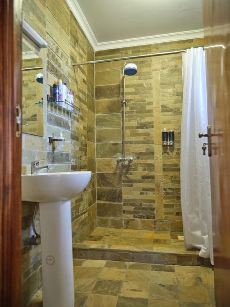 Standard Room - Photo 2