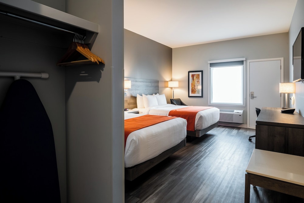 Standard Room, 2 Queen Beds, Non Smoking (Pet-Friendly) photo 2