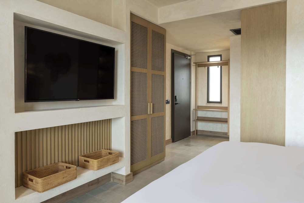 Superior Room, Non Smoking (Side Sea View) - Photo 3
