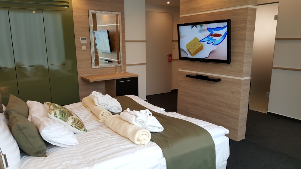 Deluxe Double Room, 1 Bedroom, Garden View photo 1
