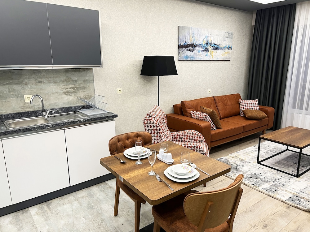 Basic Suite - Photo 3