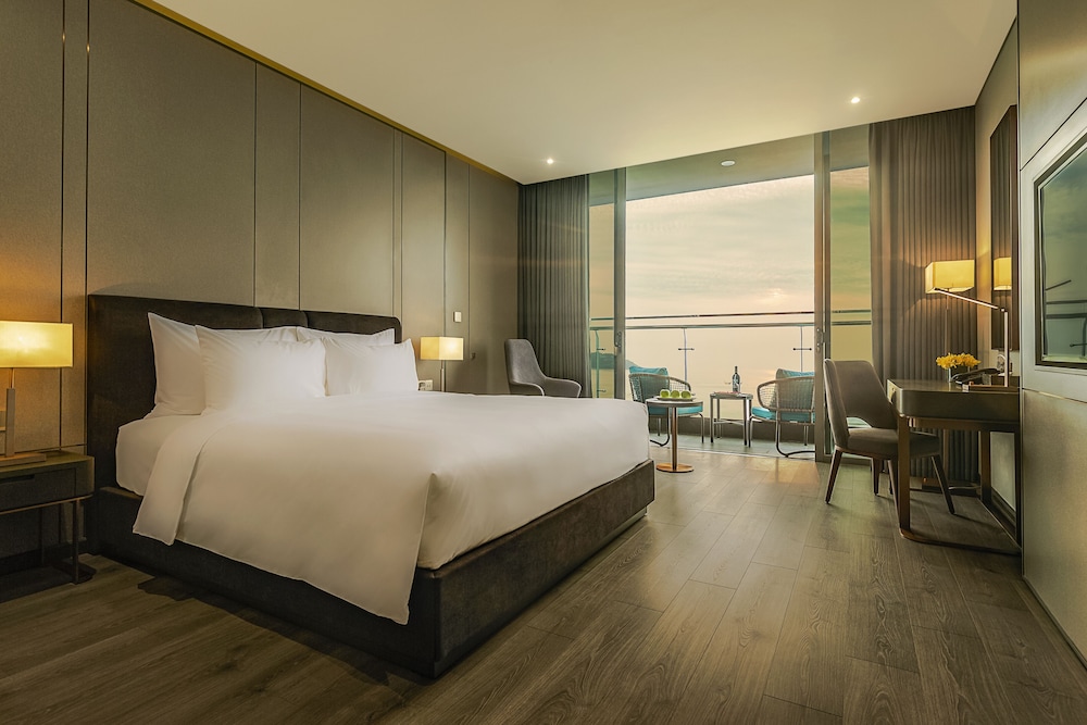 Premier Oceanfront Double - Photo 1