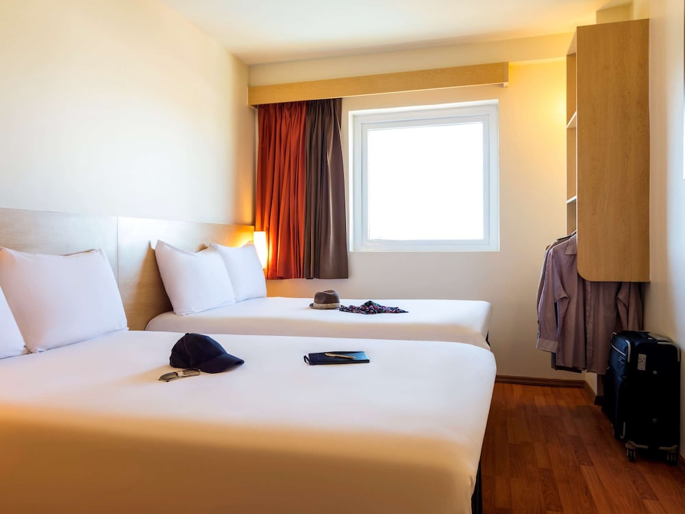 Standard Double Room, 2 Double Beds - Photo 4