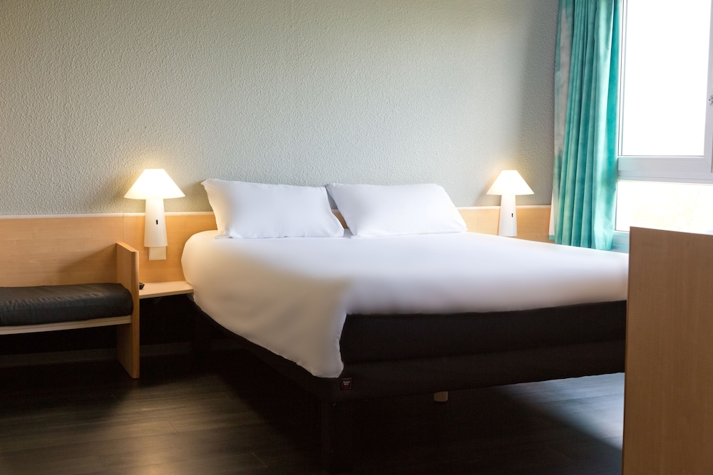 Standard Room, 1 Double Bed - Photo 10