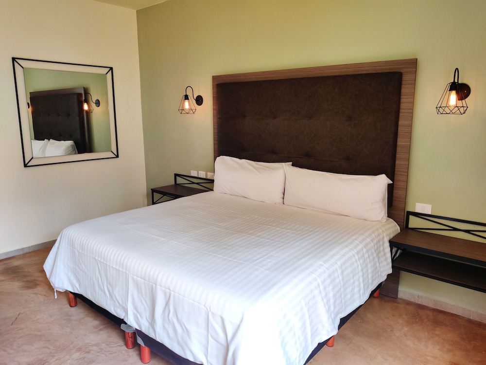 Deluxe Room - Photo 2