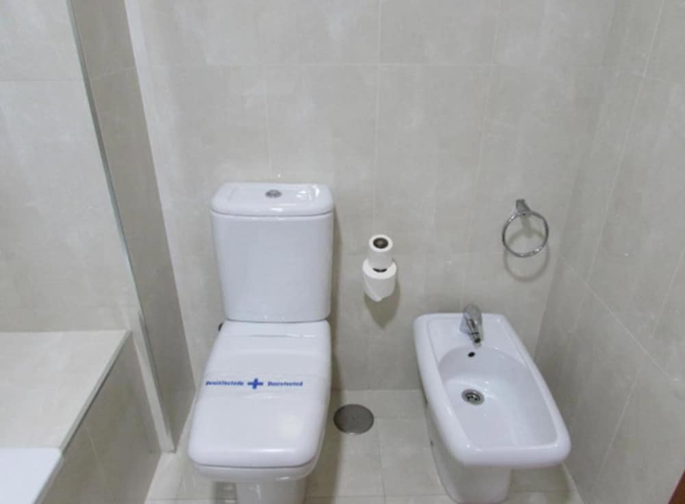 Double Room - Photo 5