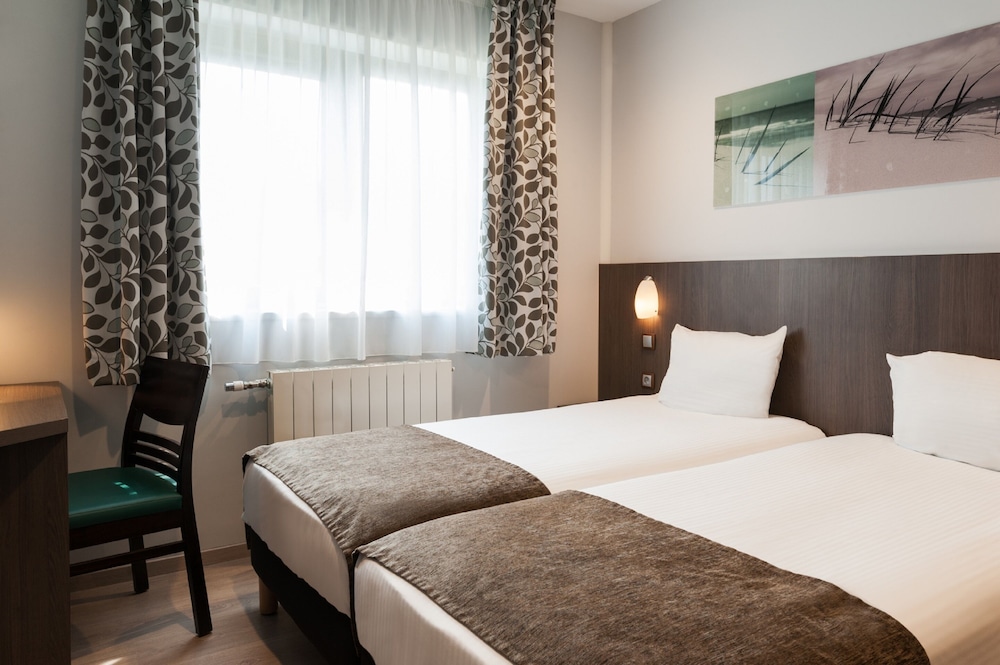 Standard Twin Room photo 3