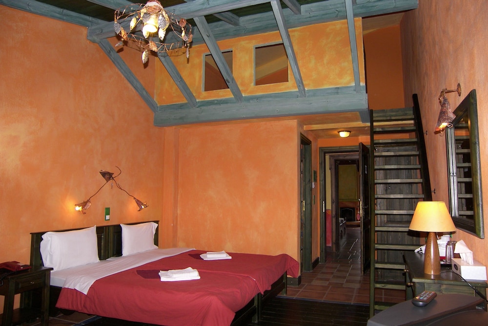 Duplex, Fireplace, Mountain View