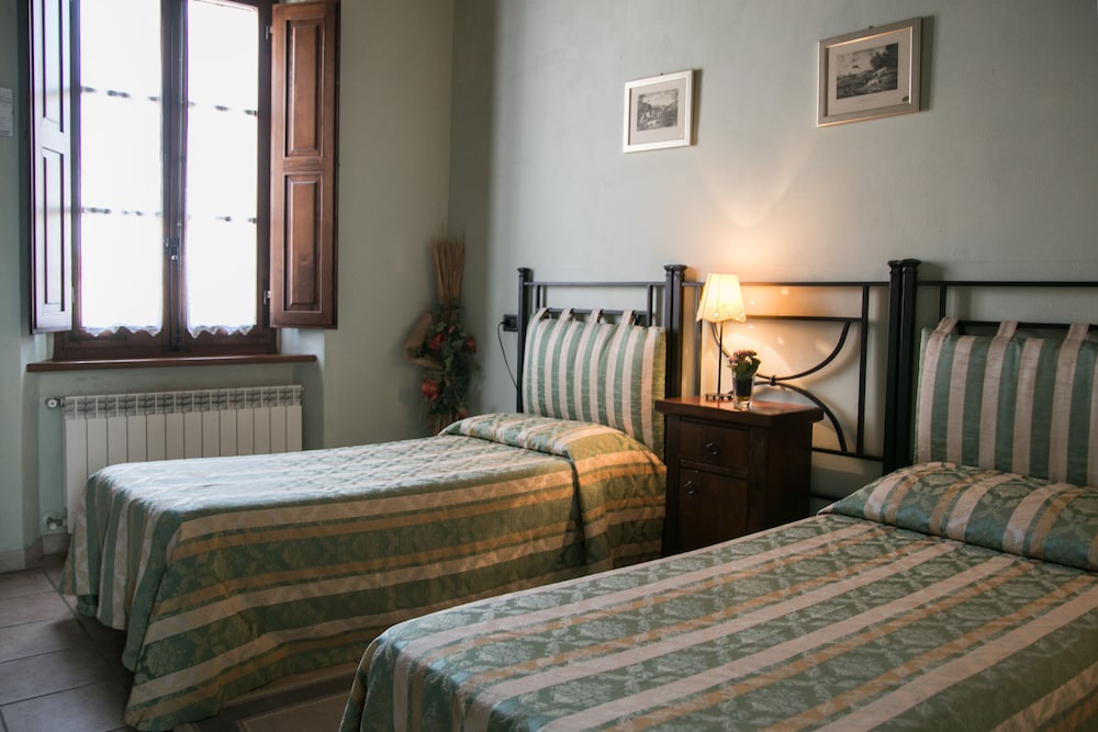 Standard Double or Twin Room photo 1