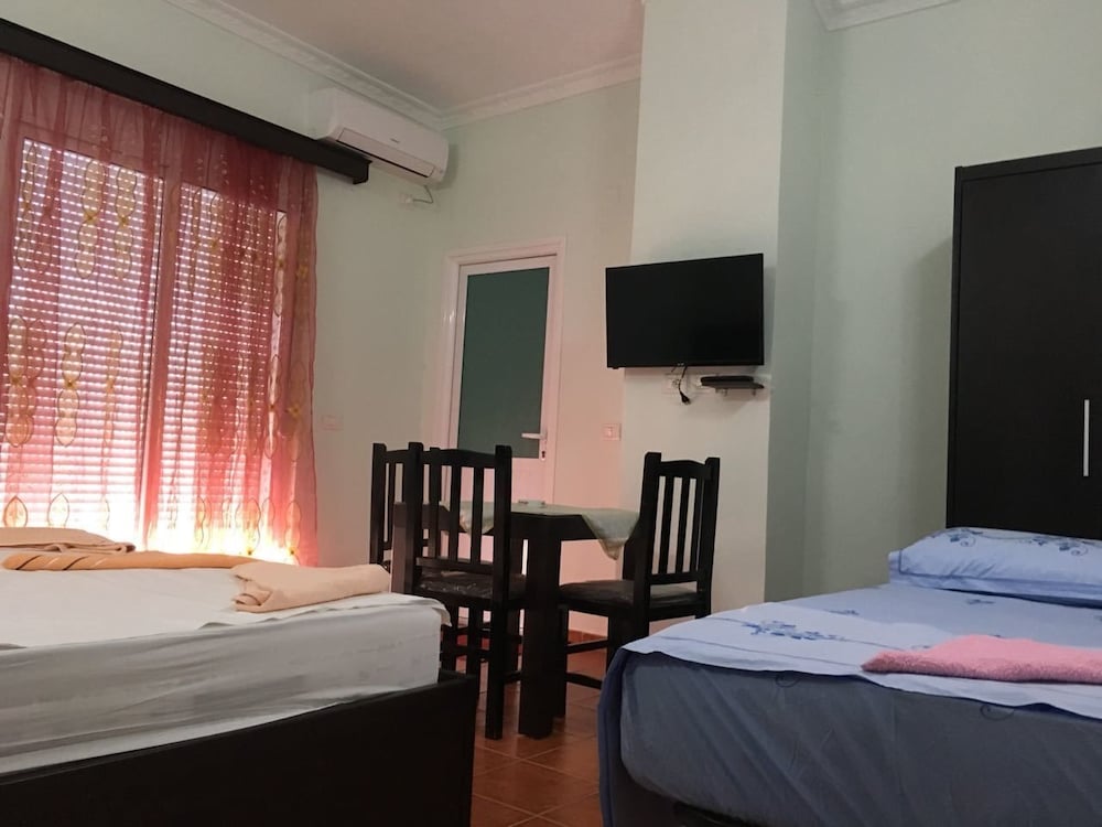 Triple Room, Multiple Beds, Non Smoking