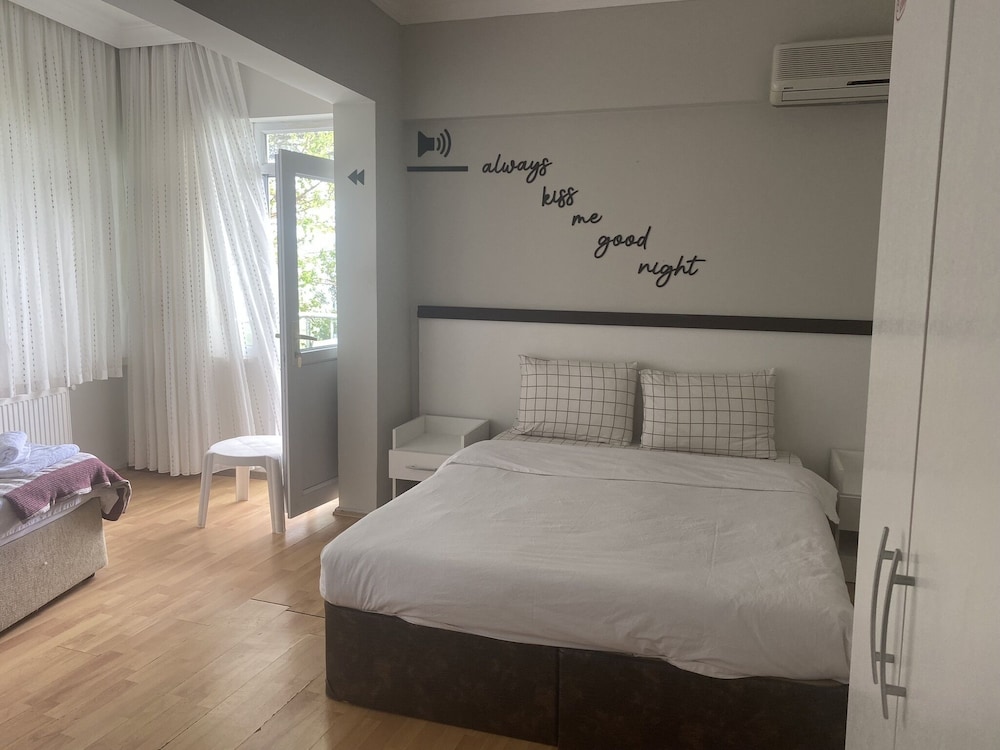 Basic Twin Room photo 1