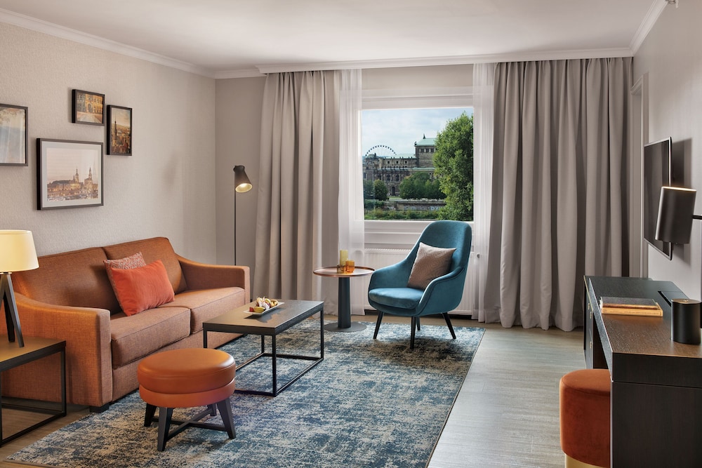 Bellevue Suite photo 3