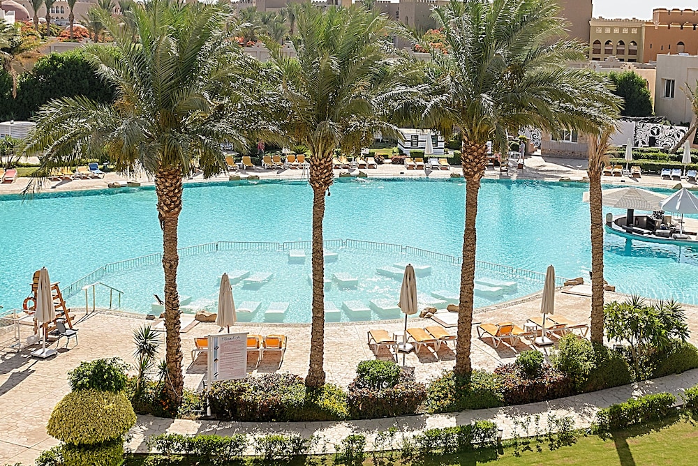 Family Quadruple Room, Pool View