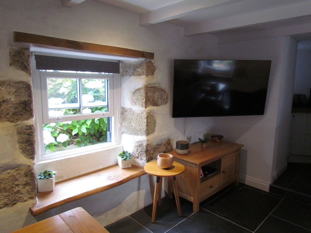 Executive Apartment, 3 Bedrooms, Non Smoking, Mountain View photo 2