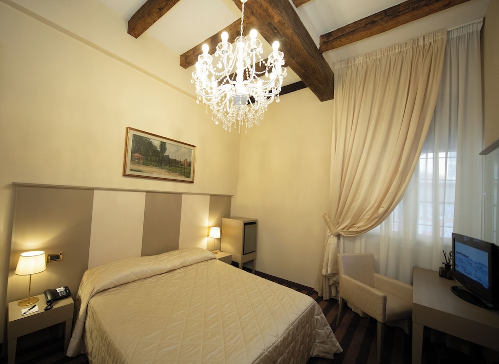 Superior Double or Twin Room - Photo 1