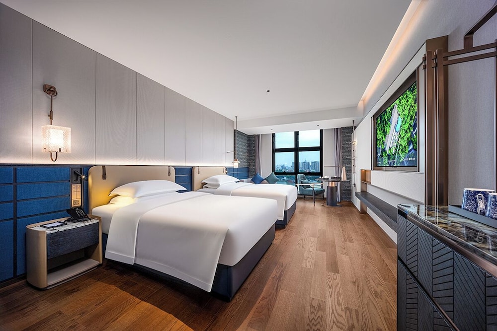 Superior Twin Room, Canal View