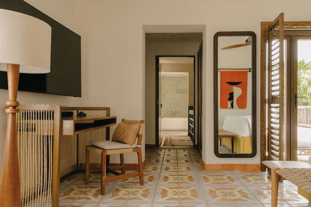 Suite, Ocean View - Photo 2