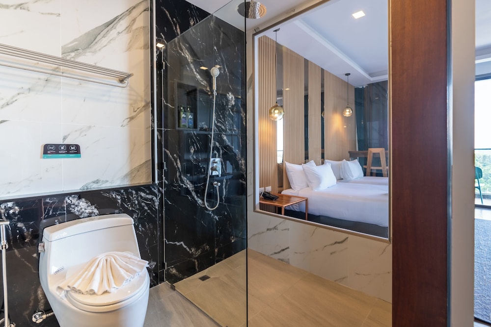 Premium Deluxe Twin Room - Photo 8