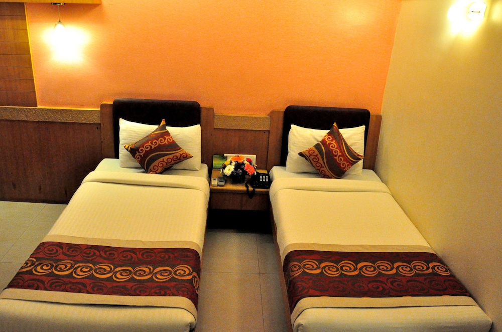 Deluxe Room - Photo 6