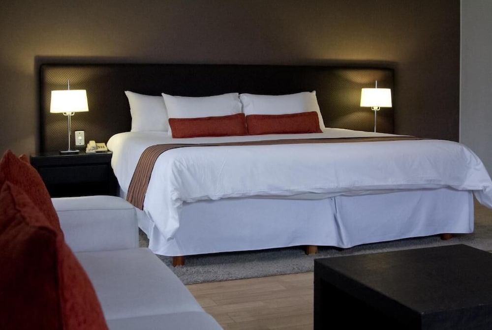 Standard Room, 1 Queen Bed