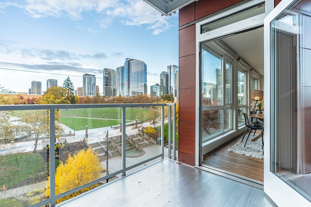 Deluxe Apartment, City View photo 3