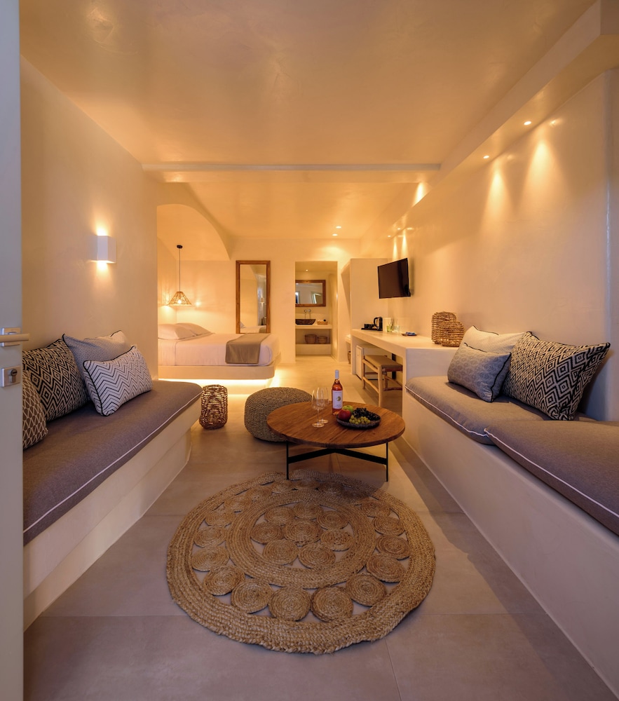 Deluxe Triple Room - Photo 16