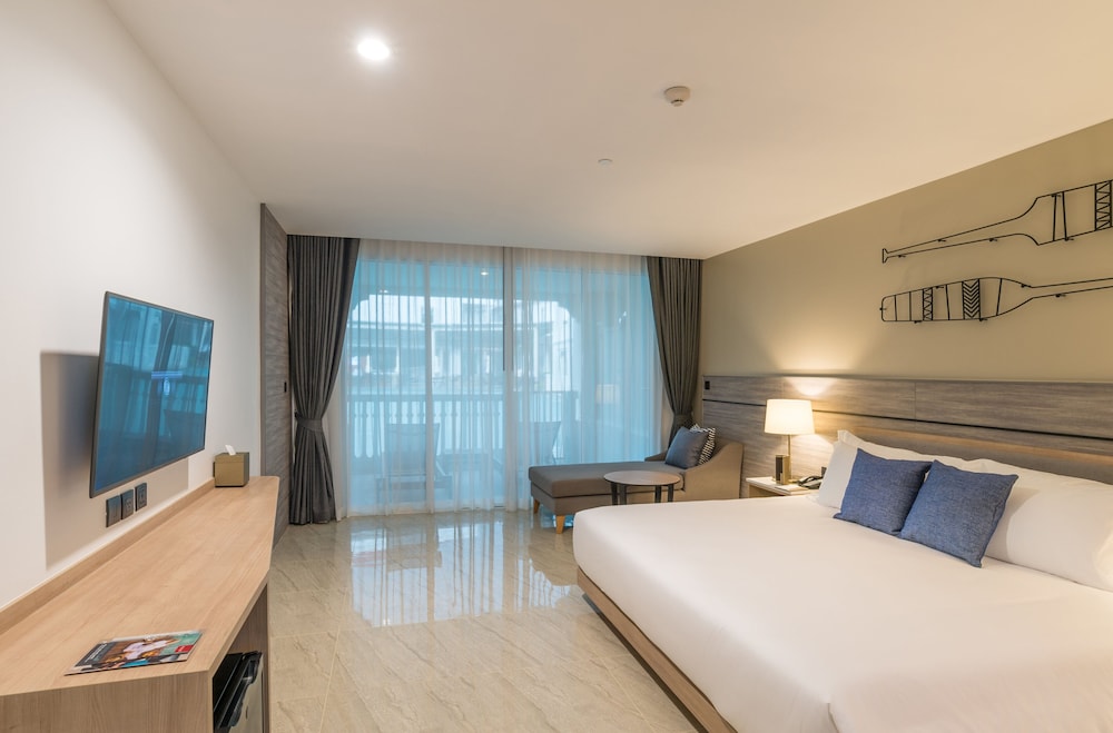 Deluxe Room, 2 Double Beds, Pool Access