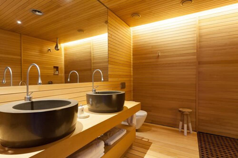 Partial Ocean view Master Suite photo 2