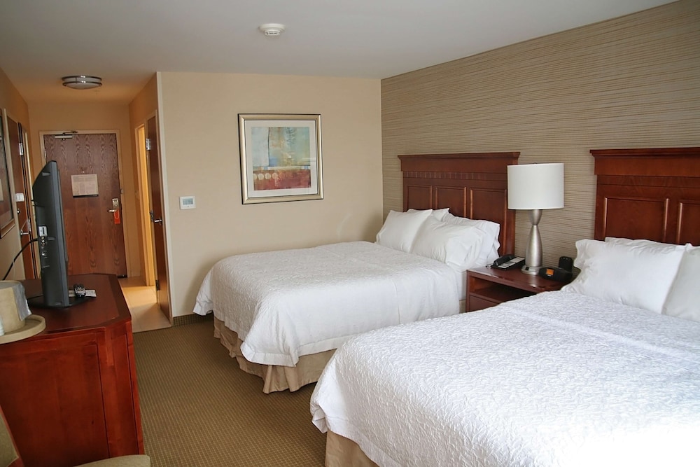 Two Queen Beds photo 1