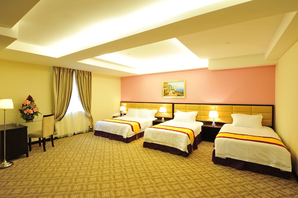 Family Suite - Photo 11