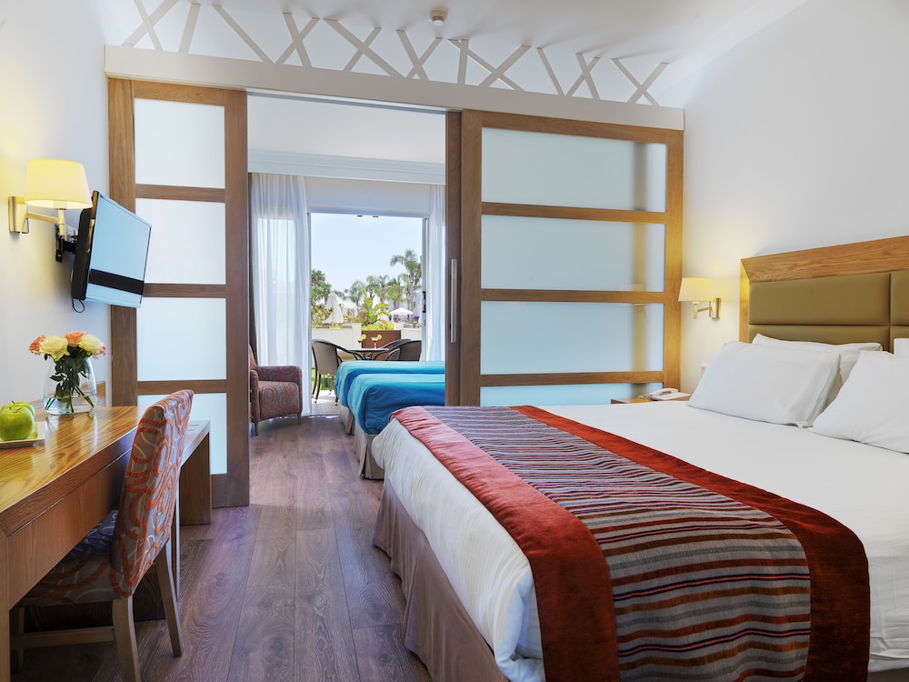 Family Suite, Courtyard View (Private Garden)