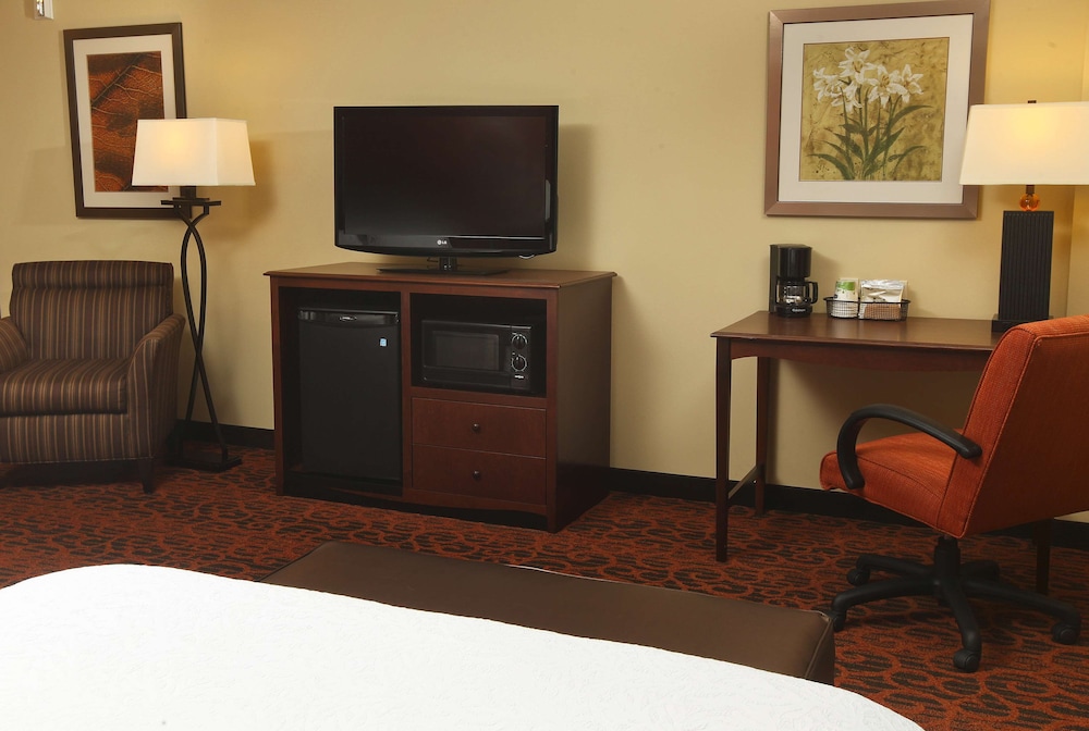 Room, 2 Queen Beds, Accessible, Non Smoking (Roll-In Shower) - Photo 4
