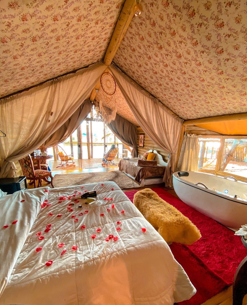 Premium Cabin, 1 Queen Bed, Jetted Tub, Lake View - Photo 1