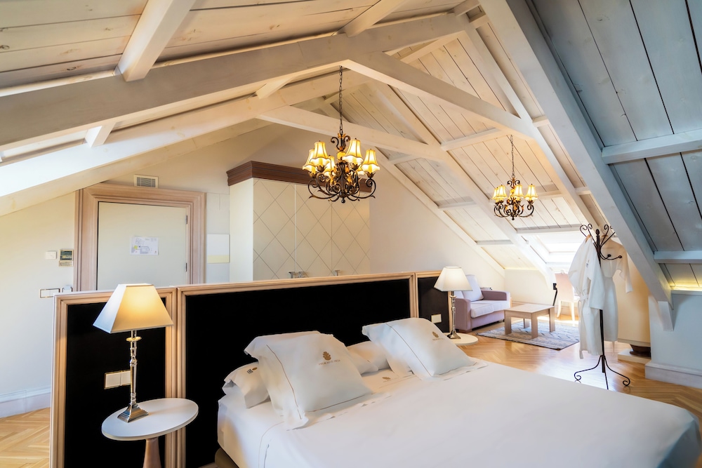 Premium Suite