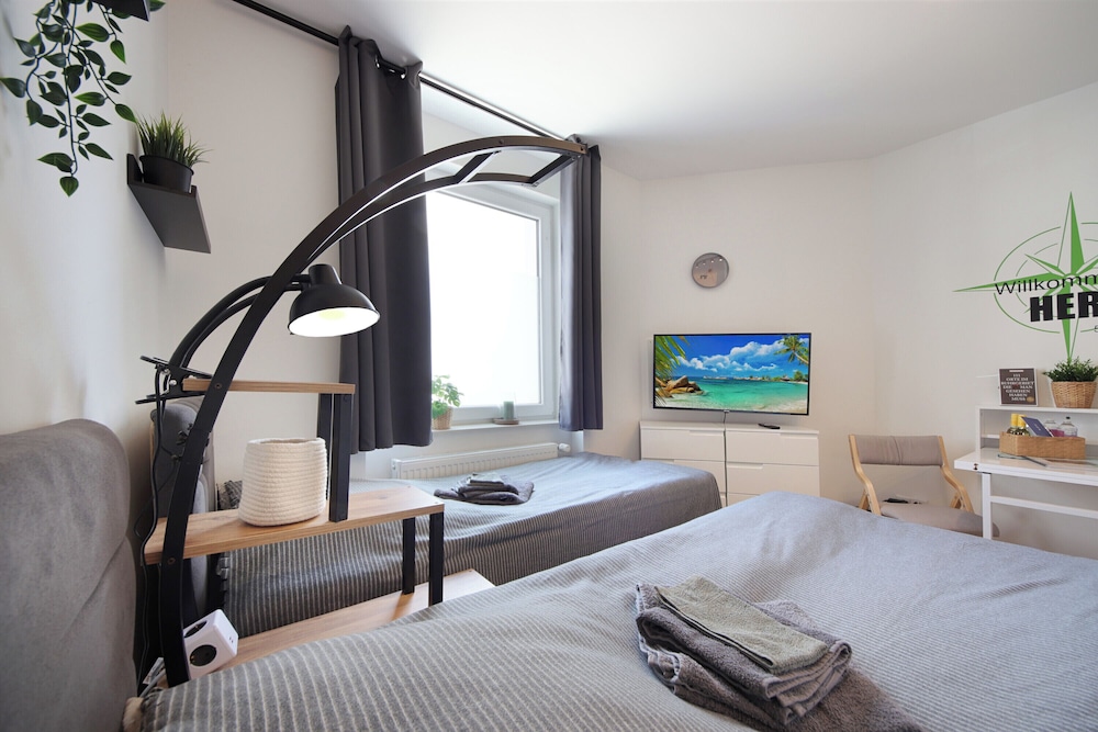 Business Condo, 1 King Bed, Non Smoking, Kitchenette