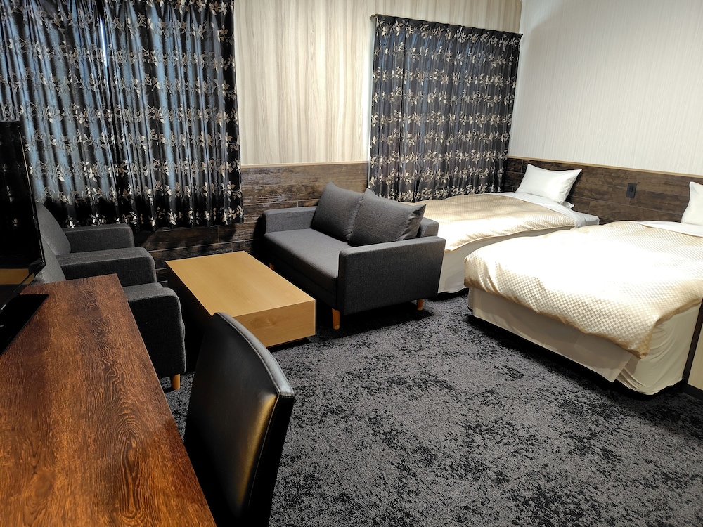 Premier Twin Room, Non-Smoking, 23.5 ft2 Bed width 1200mm - Photo 1