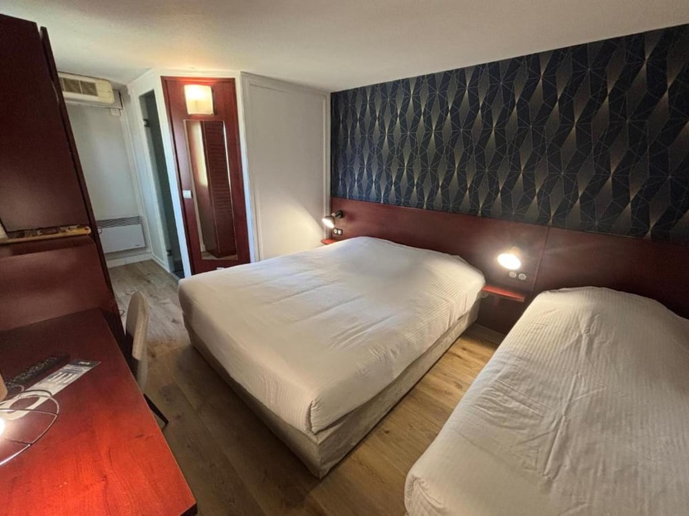 Standard Triple Room, Multiple Beds photo 1