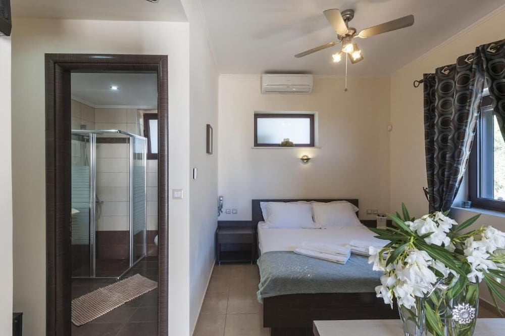 Luxury Apartment photo 3