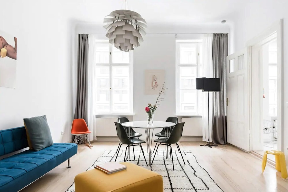 Apartment photo 2