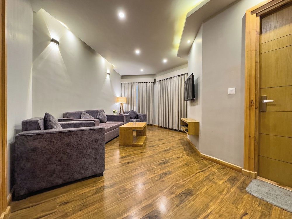 Premium Room - Photo 7
