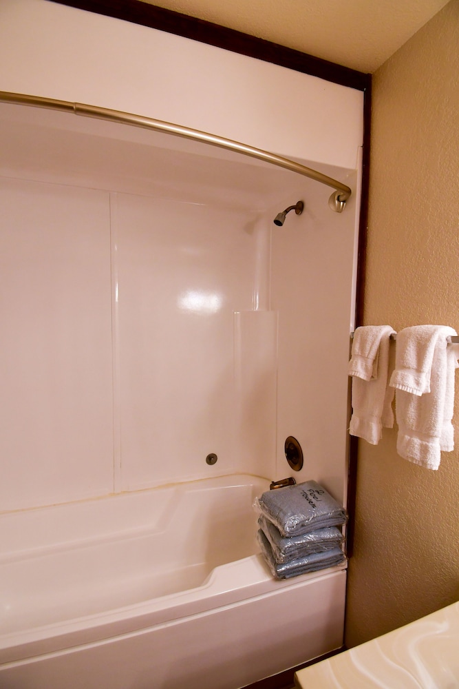 Loft (No Air Conditioning) - Photo 25