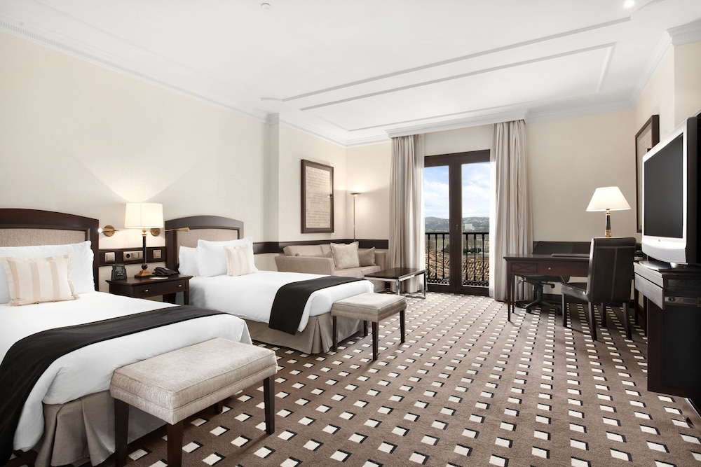 Double Room (Romantic Package) - Photo 4