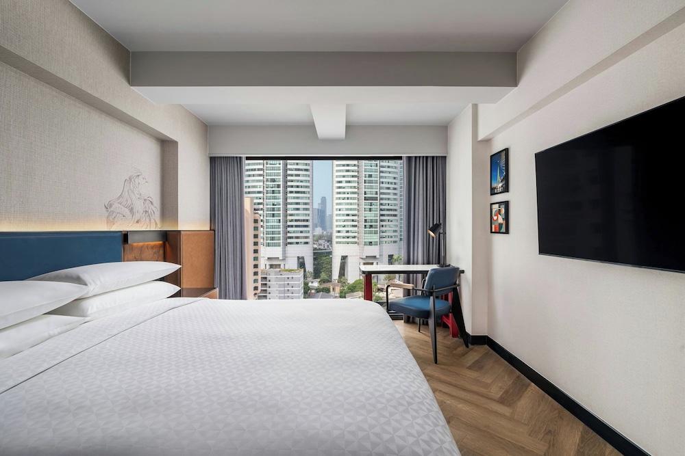 Premier Room, 1 King Bed, City View