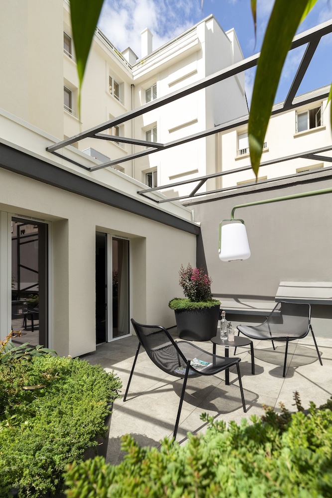 Junior Suite, Terrace, Pool View photo 2