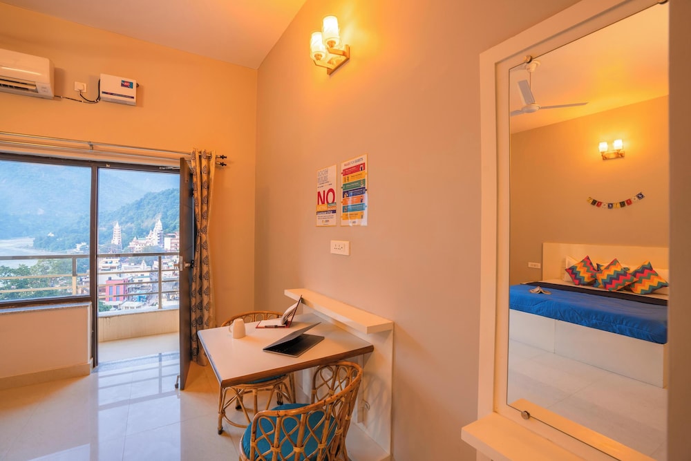 Deluxe Private A/C Room with Panoramic View and ensuite Bathroom - Photo 3