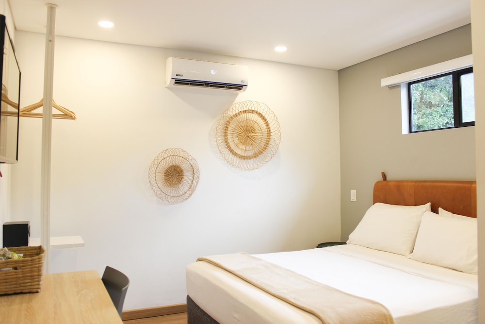 Double Room, 1 Queen Bed, Non Smoking photo 2